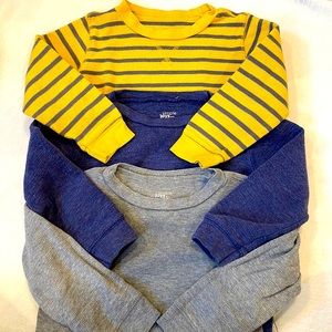 Bundle of long sleeve thermals